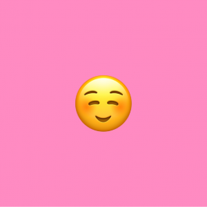 粉色背景,白色笑脸emoji